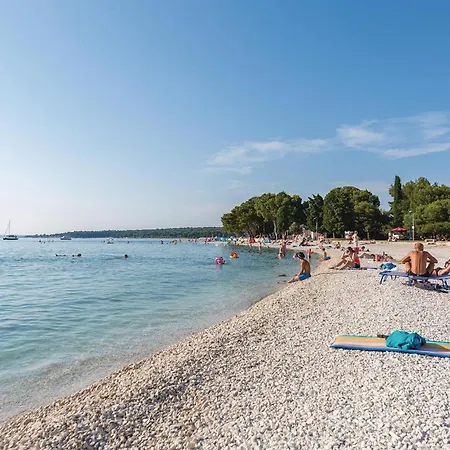 Gorgeous In With Kitchen Semesterbostad